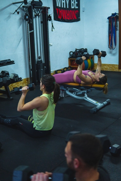 Mancuernas, press militar